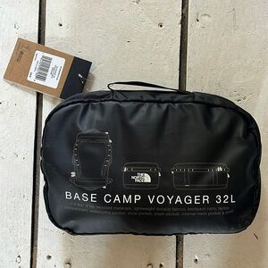 The North Face duffle with pockets Base Camp Voyager 32L